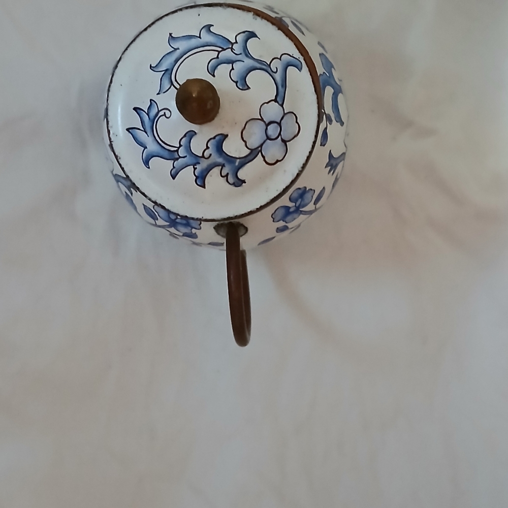 Chinemel B. YEE Miniature Teapot - Picture 4 of 12